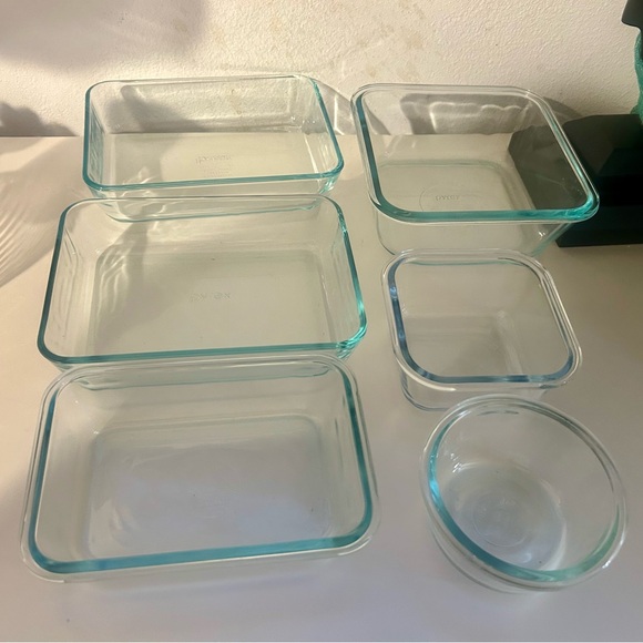 6 baking dishes (5 Pyrex) w/blue tint. - Picture 1 of 15
